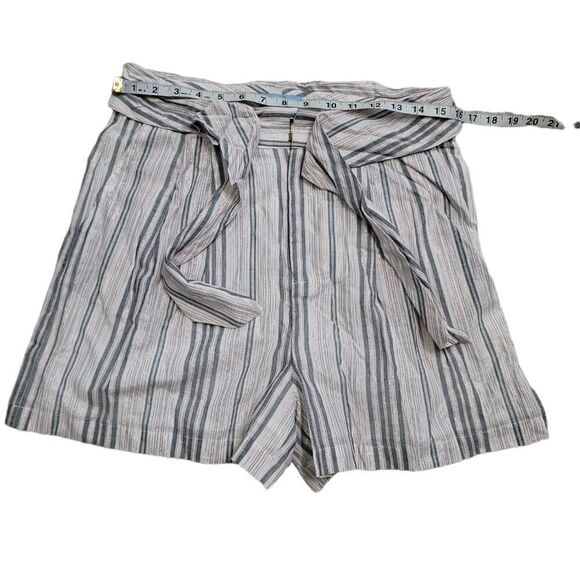 Nwot CeCe Stripe Metalic Paperbag Shorts - Picture 4 of 12
